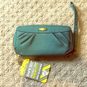 Travelon wallet